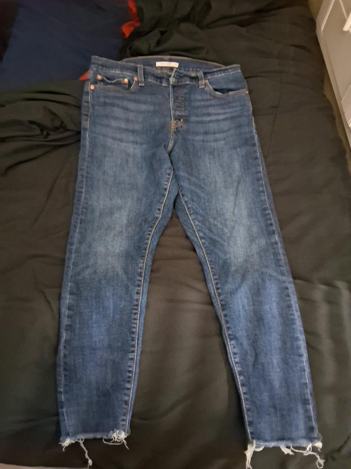 Levis Wedge Skinny Size 32