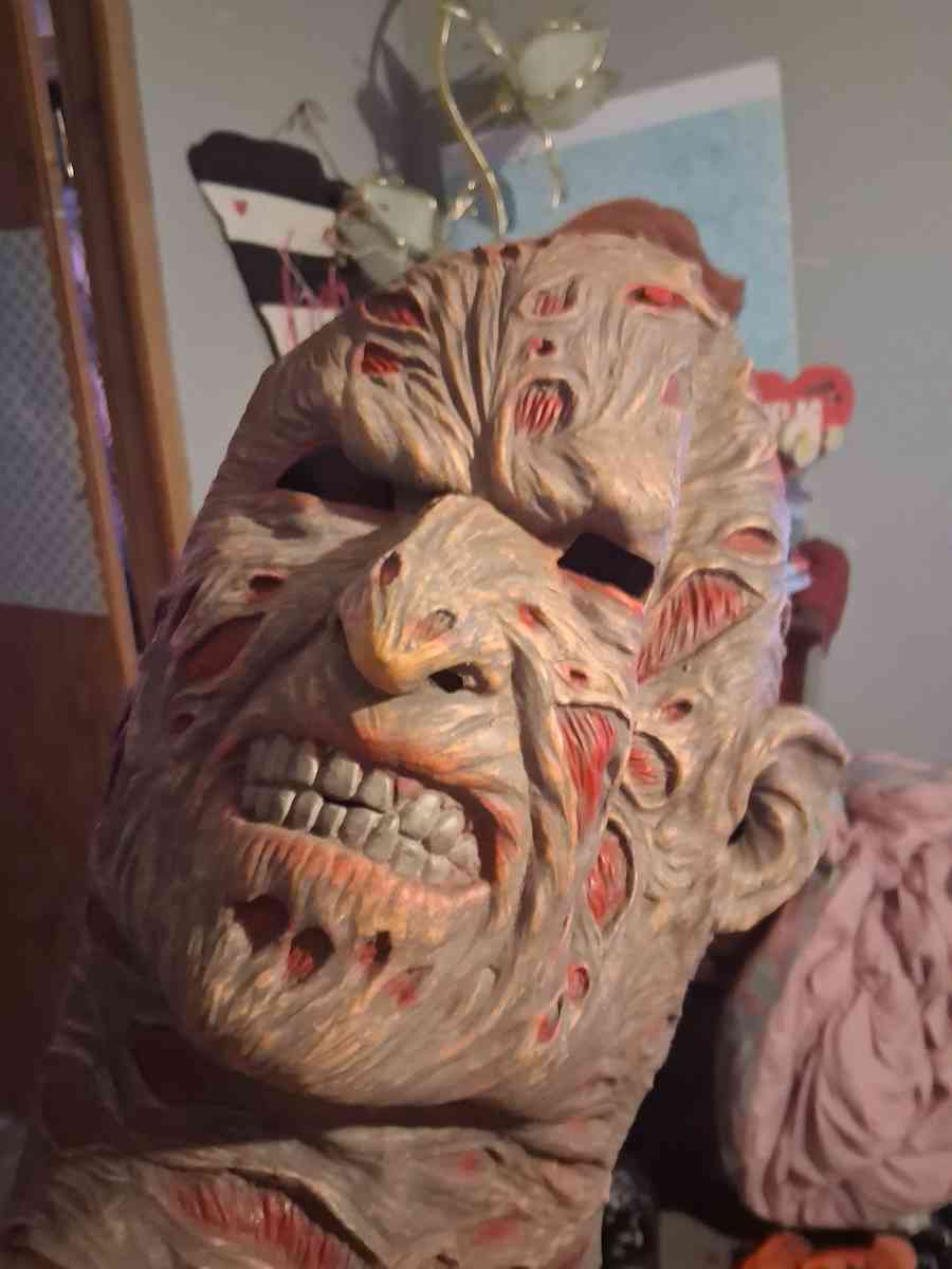 freedy Kruger mask