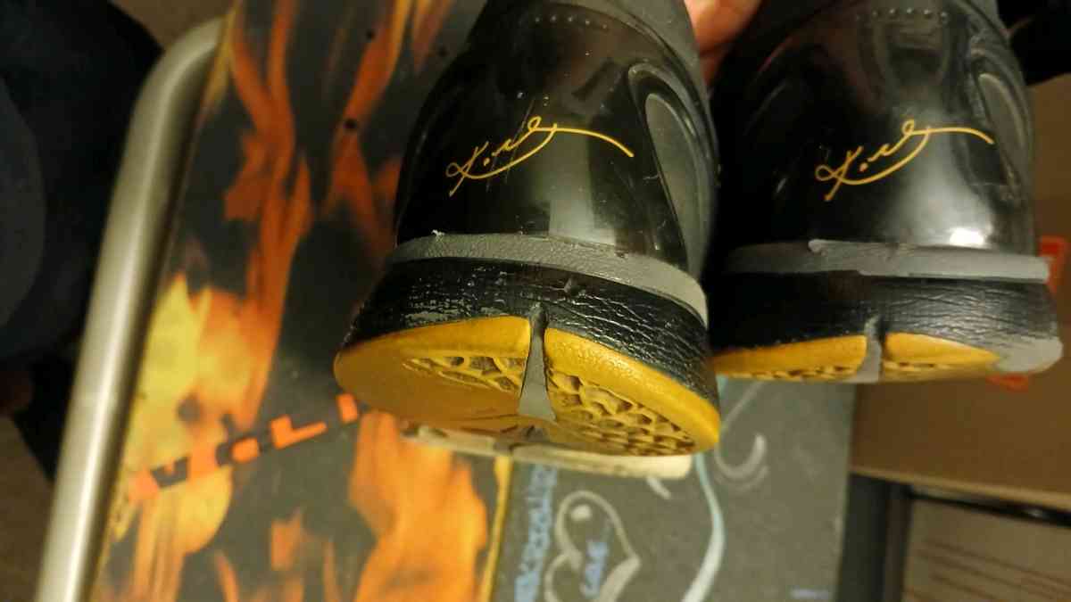 vintage Nike kobe venomenoms mens 12