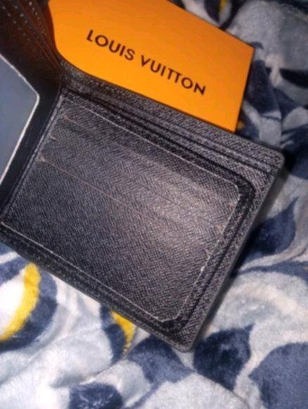 black LV wallet - Warren, Michigan - FleaMarketBay