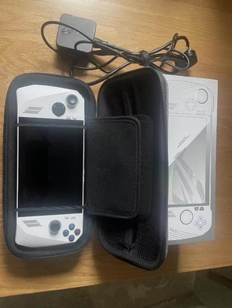 ASUs Rog Ally - Adelanto, California - FleaMarketBay