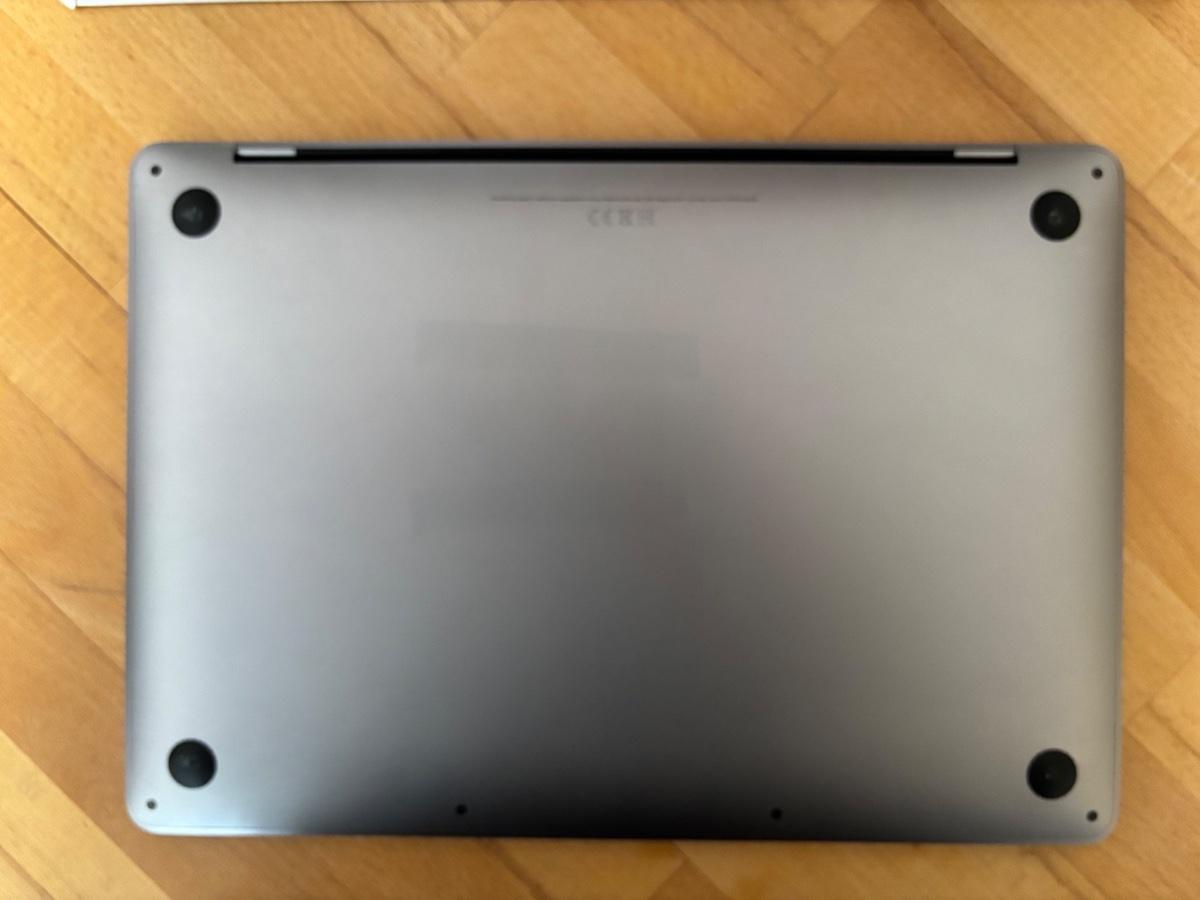 MacBook Pro 13 M1  8GB Ram  250GB SSD - Bedford, New York - FleaMarketBay