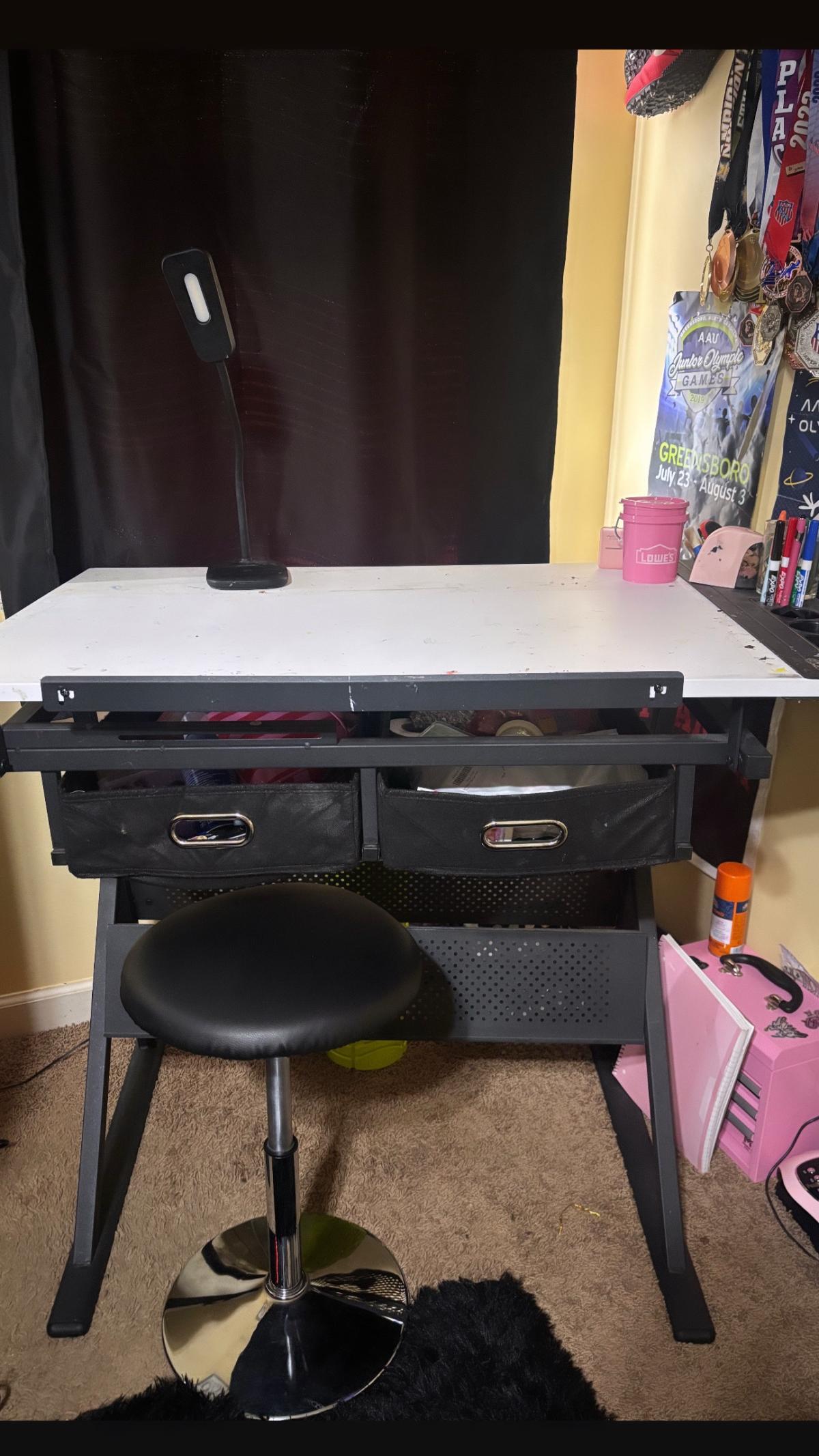 adjustable art table - Greensboro, North Carolina - FleaMarketBay