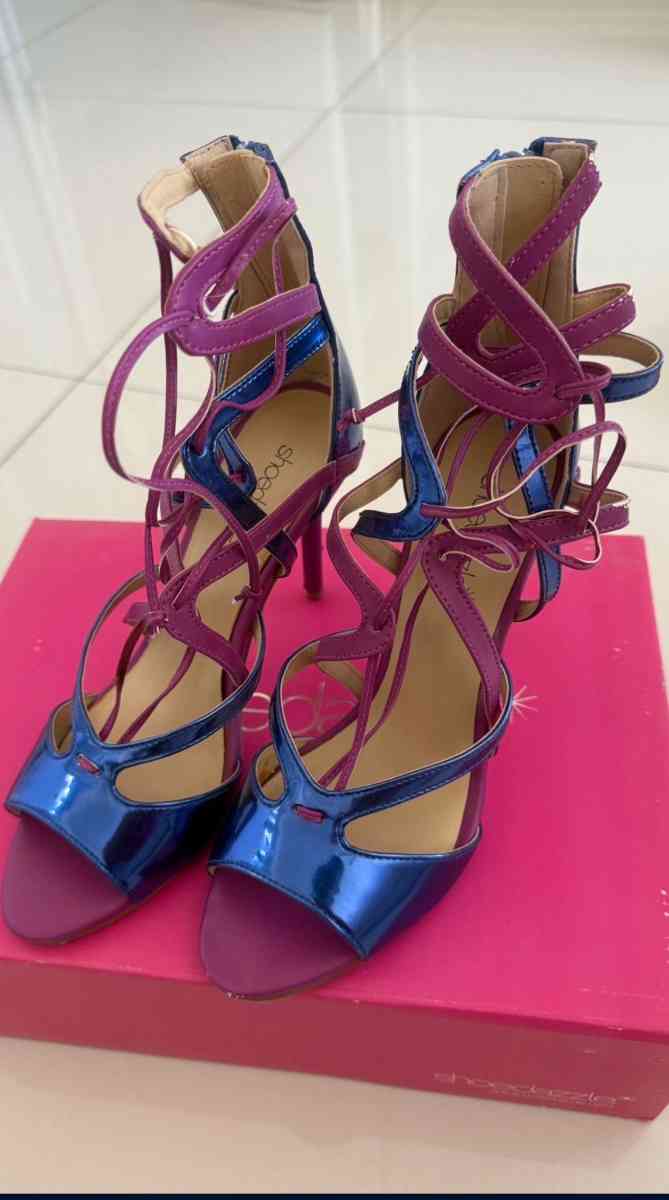 ShoeDazzle Metallic Blue  Fuchsia Strappy Heels Size 65  Wor