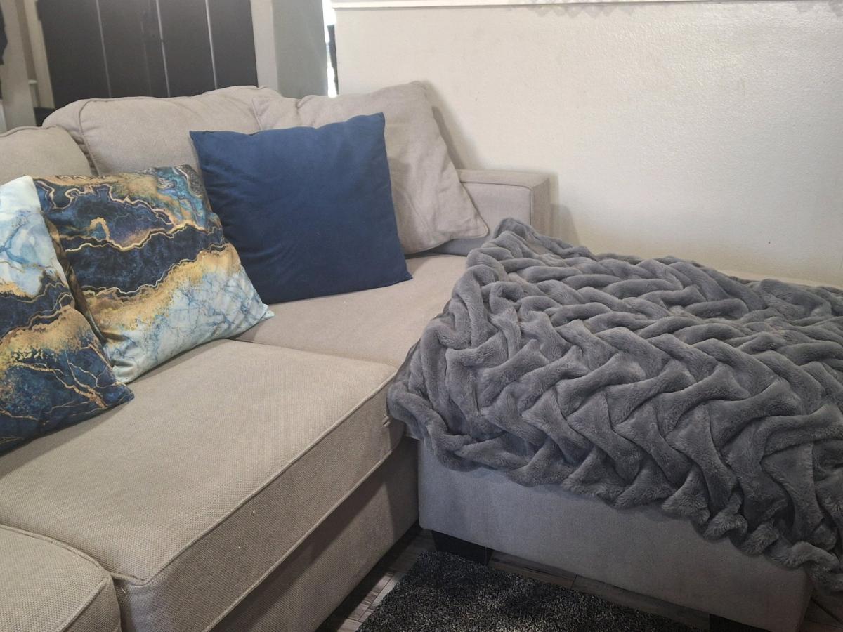 Grey couch for sale - Colton, California - FleaMarketBay