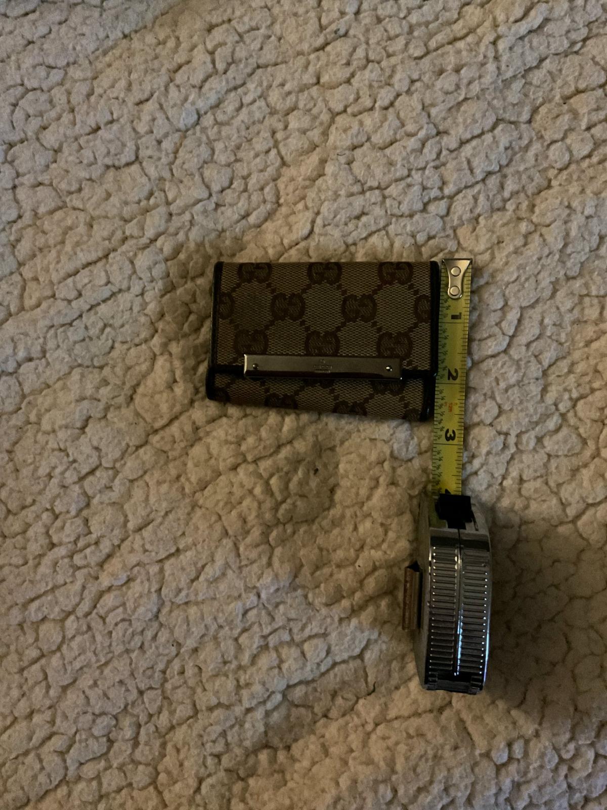 Authentic Gucci GG Supreme canvas and leather cardholder - Marina, California - FleaMarketBay