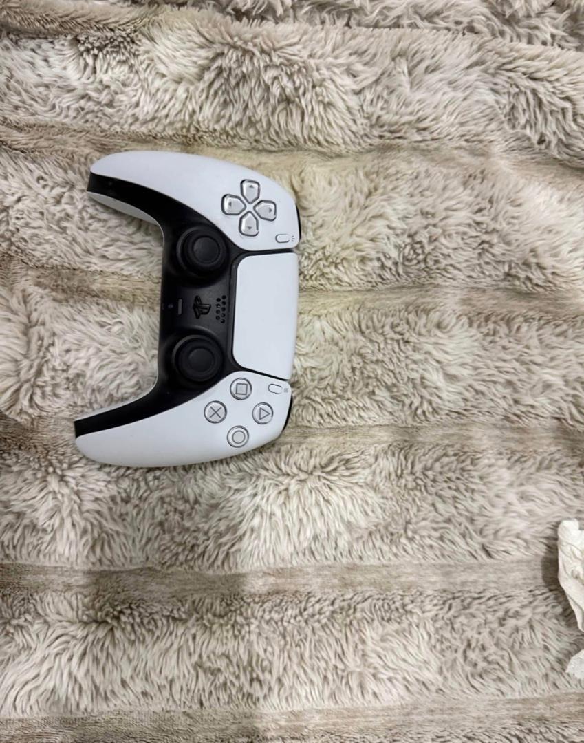 Im giving my it out the ps5 to someone interested - Alicia, Arkansas - FleaMarketBay