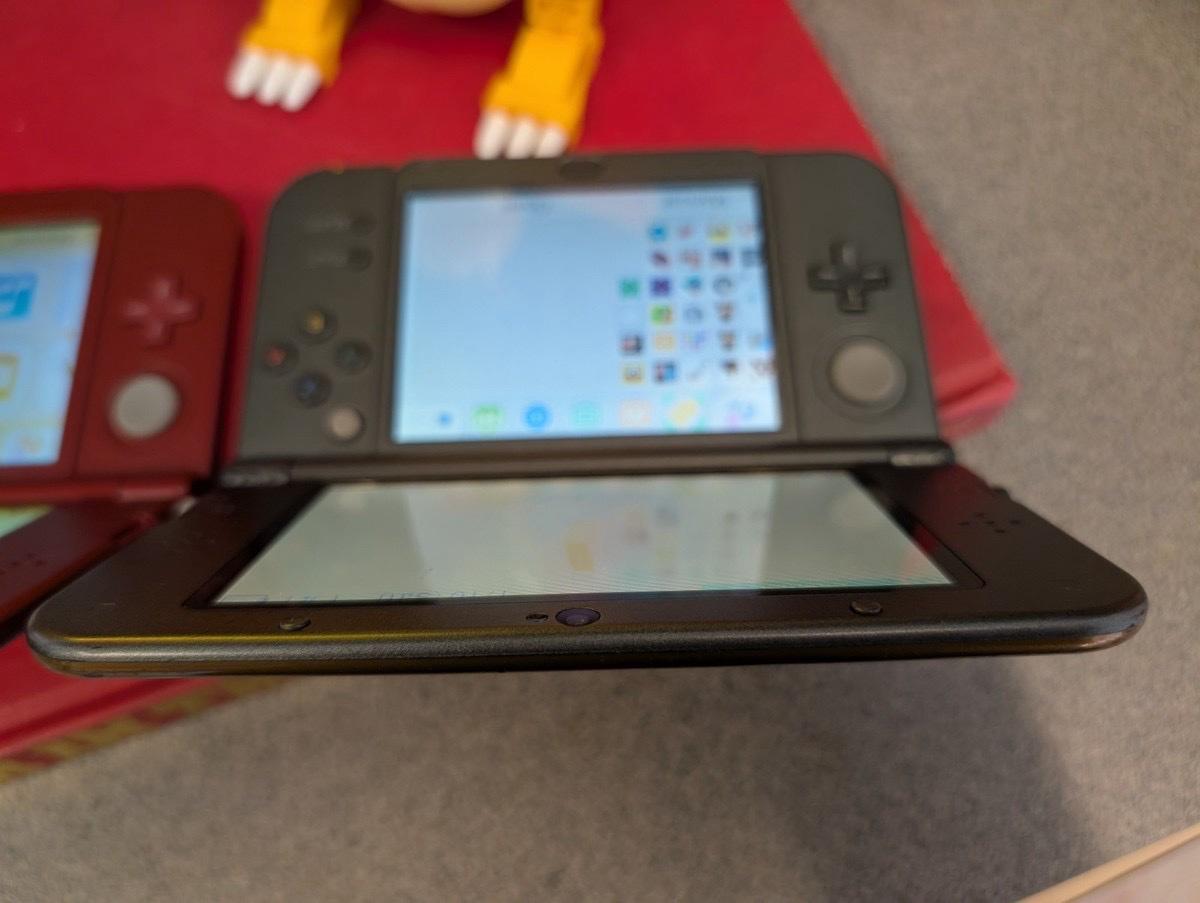 Nintendo 3DS Handheld ConsoleFlame Red Tested - Addy, Washington - FleaMarketBay