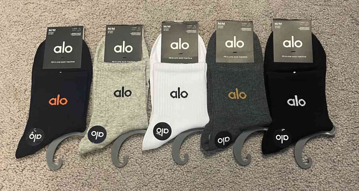 ALO Yoga Half Crew Socks unisex Medium