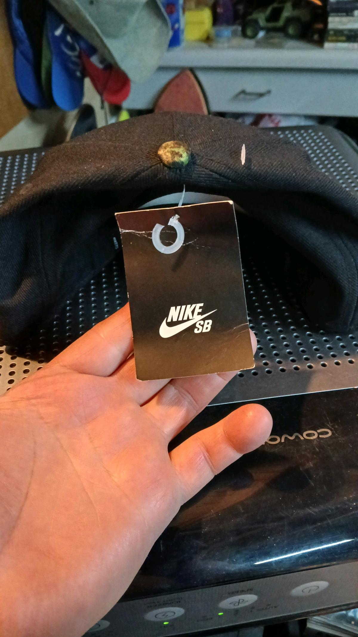 nike sb new unworn cannibis design mens cap