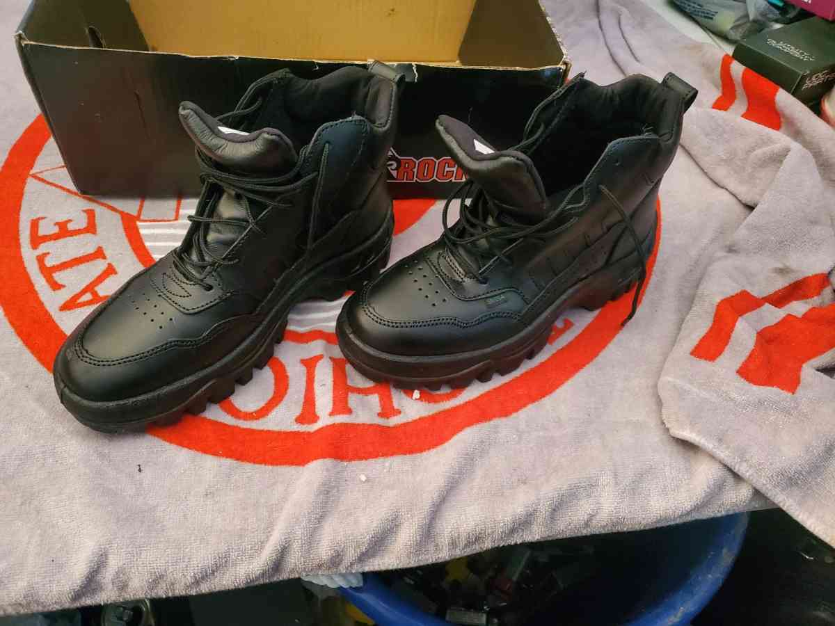 Rocky Boots Mens 7M or Womens 9M