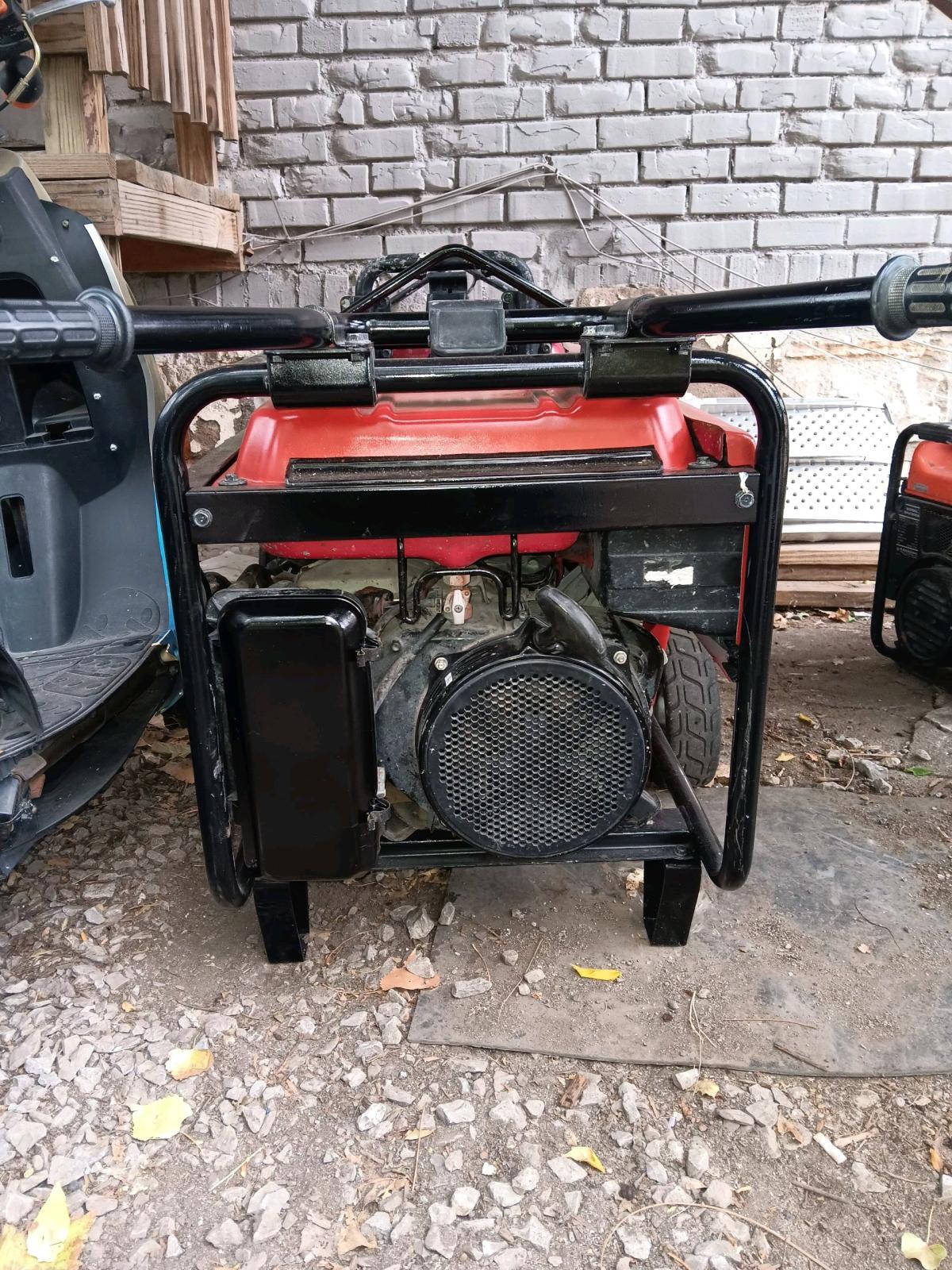 Honda 5000 watt Gas generator - Kansas City, Missouri - FleaMarketBay