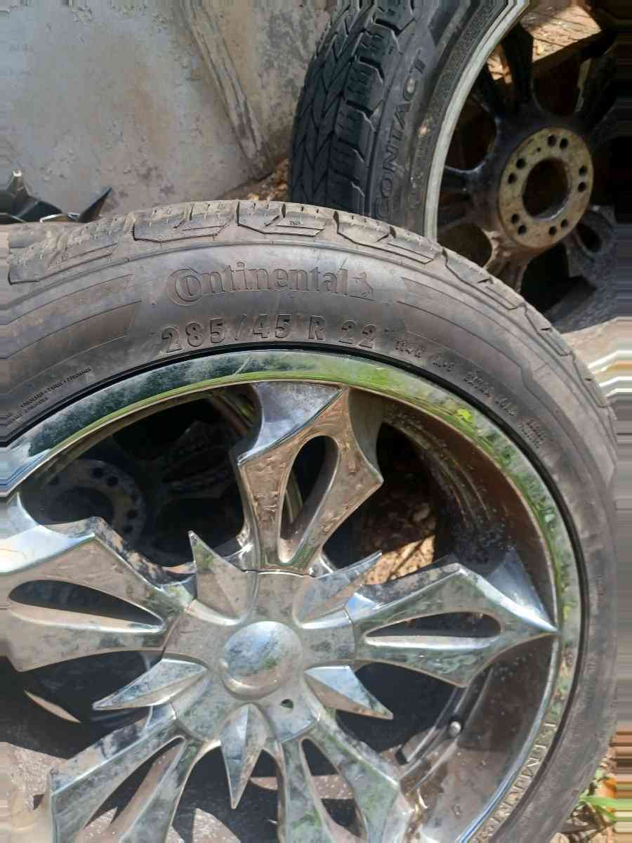 Truck Tires and Rims - Taylors, South Carolina - FleaMarketBay