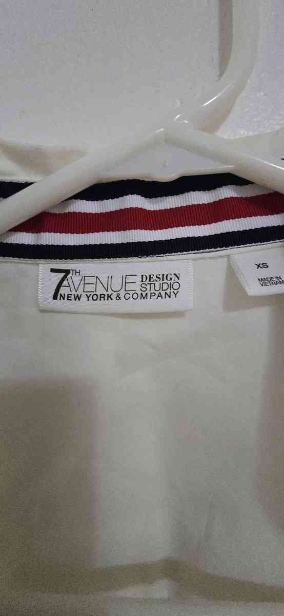 7th Ave White Button down shirt