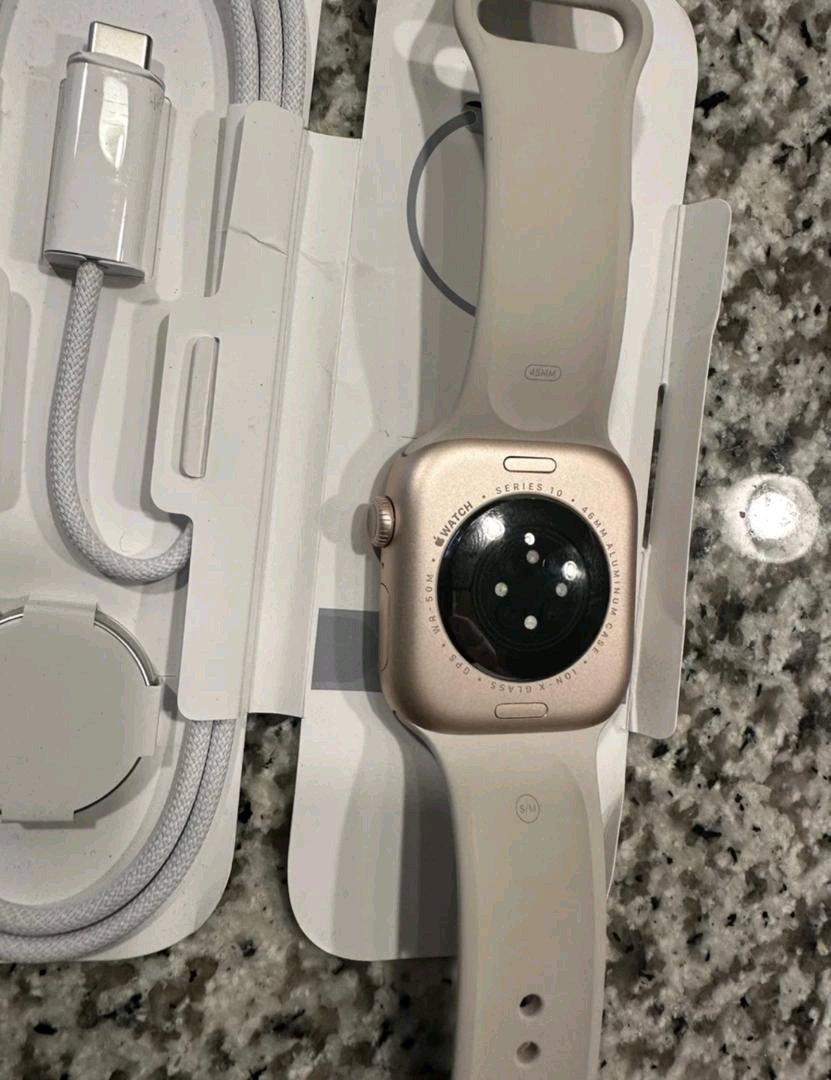 Apple watch series 10 - Sacramento, California - FleaMarketBay