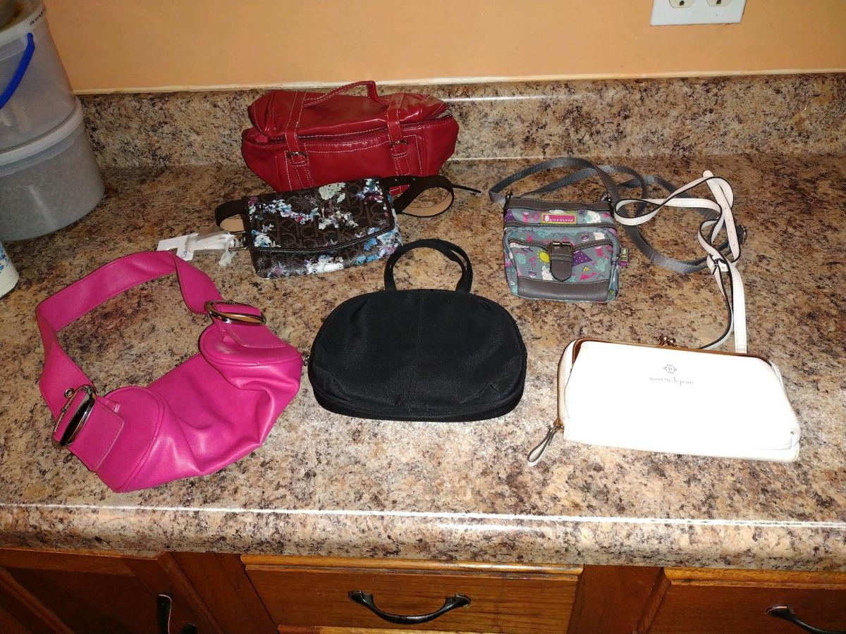 6 Small Carrying Purses - Corning, Arkansas