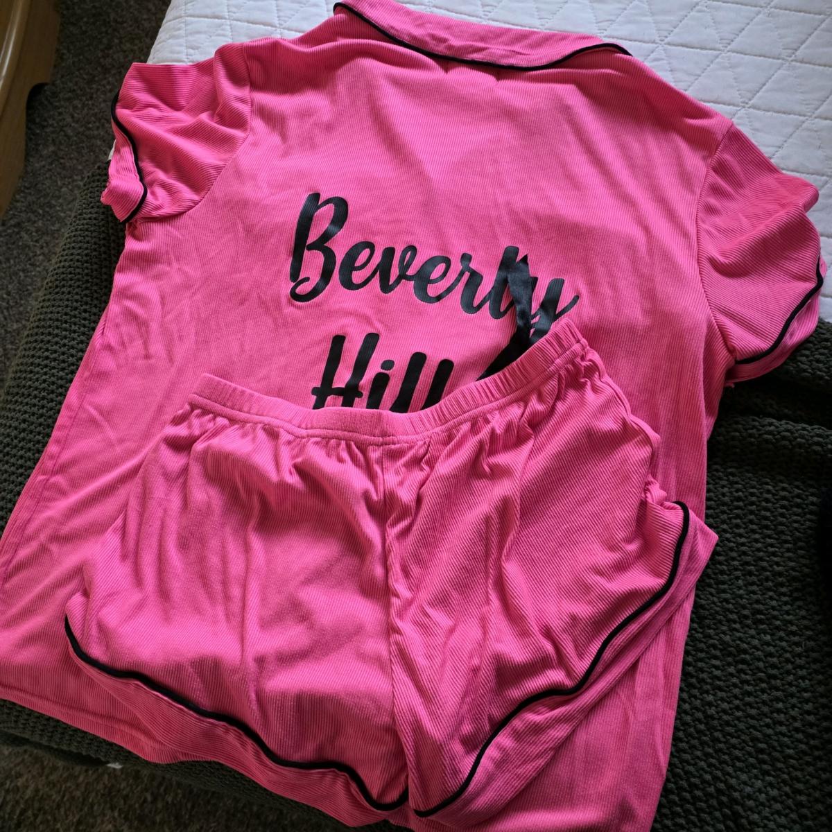 pink pajama set - Riverside, California - FleaMarketBay