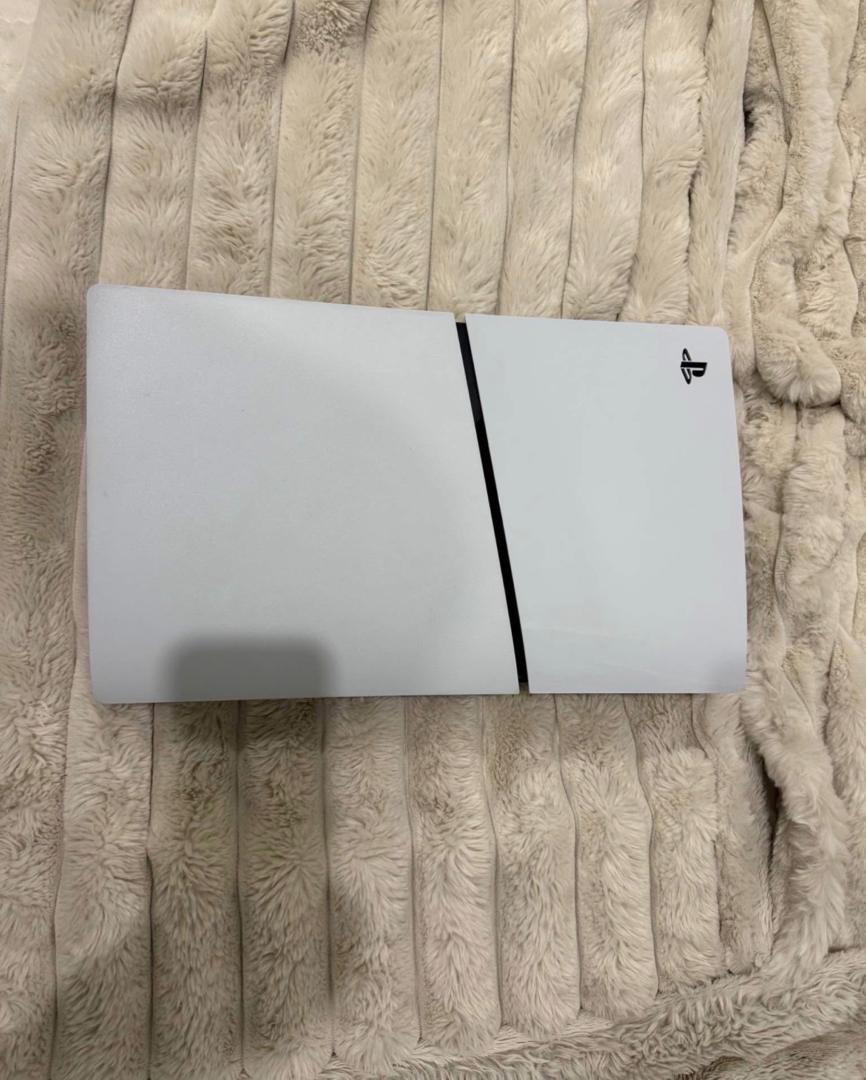 Im giving my it out the ps5 to someone interested - Alicia, Arkansas - FleaMarketBay