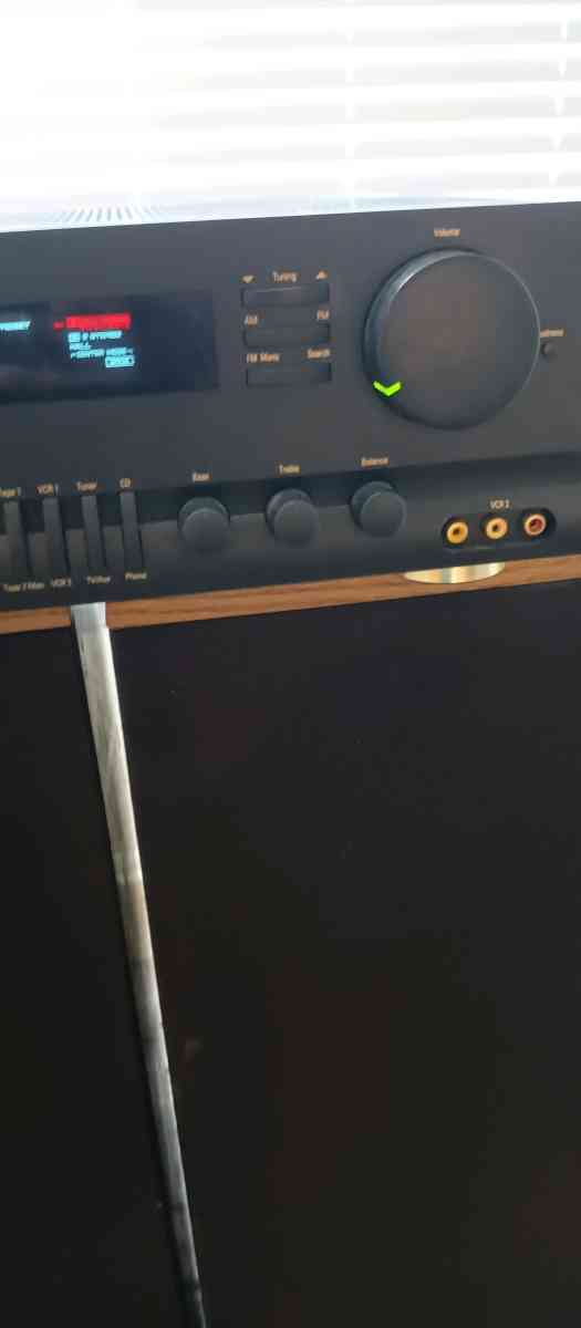 Harman kardon avr20 ll receiver no remote 2 floor speakers