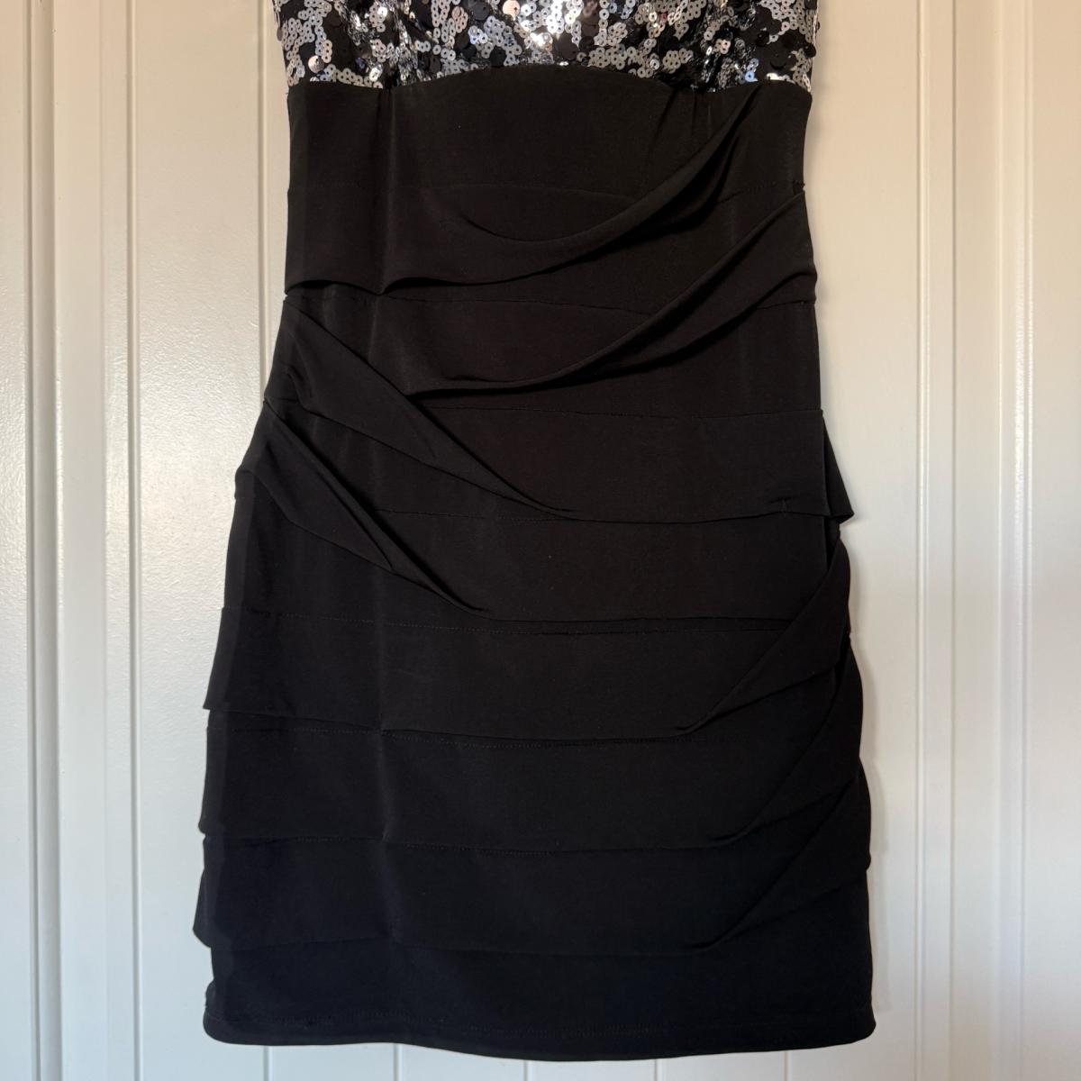 City Triangles Black  Silver Sequin Strapless Mini Dress - Los Angeles, California - FleaMarketBay