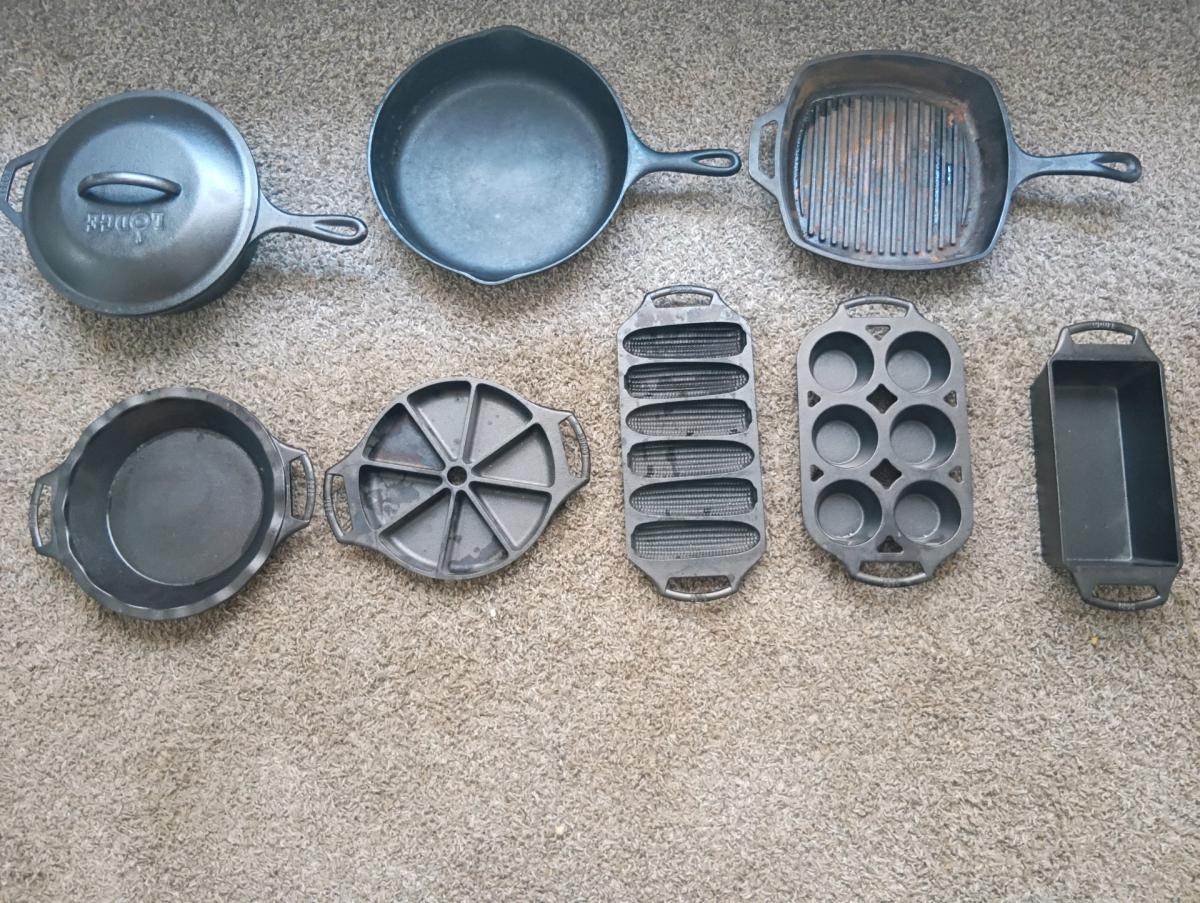 6 piece cast iron lodge brand set  2 cast iron skillets