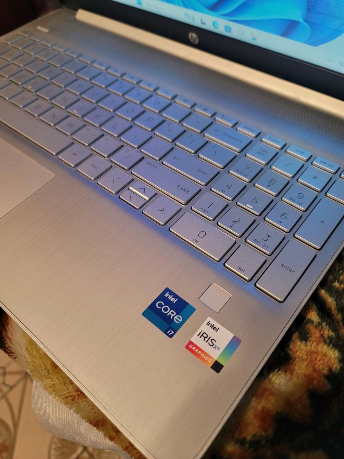 computer Core i7 Windows11 V25H2 Microsoft365 - Rosemead, California - FleaMarketBay