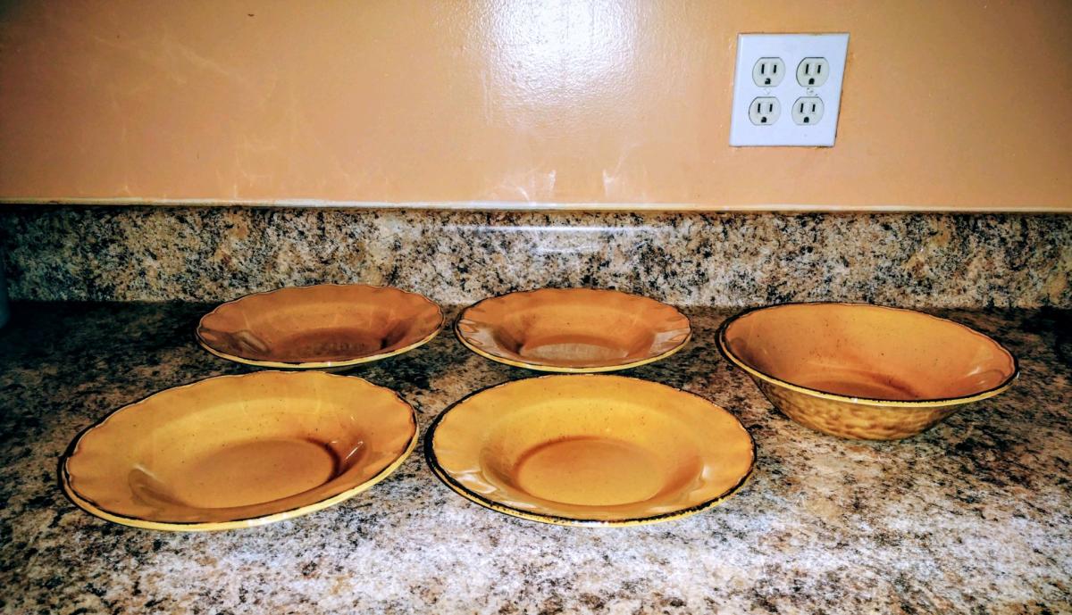 4 Grinding Colonial Classic mustard cereal Bowls 1 Seving