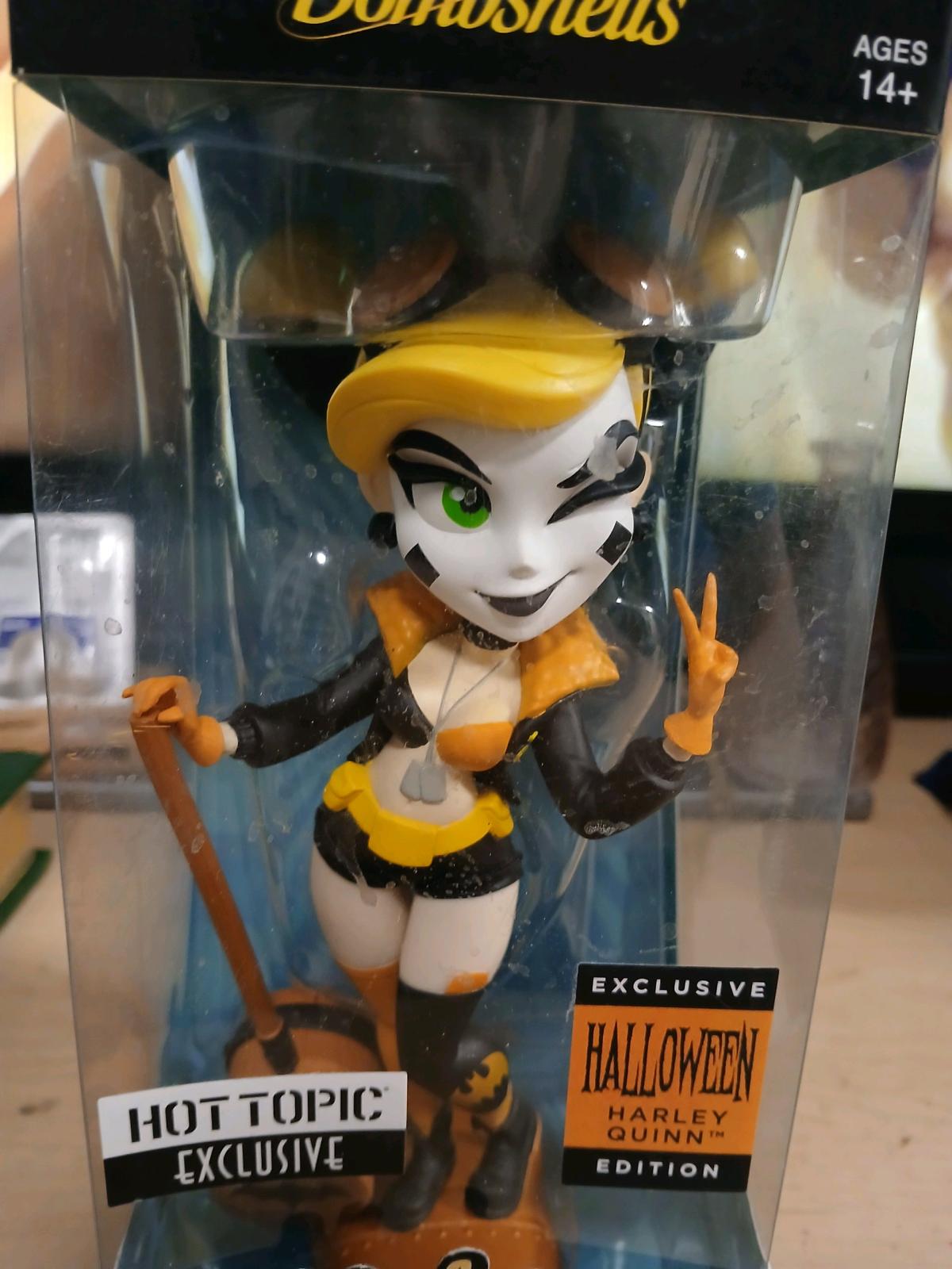 Harley Quinn collectors figure - Seattle, Washington - FleaMarketBay