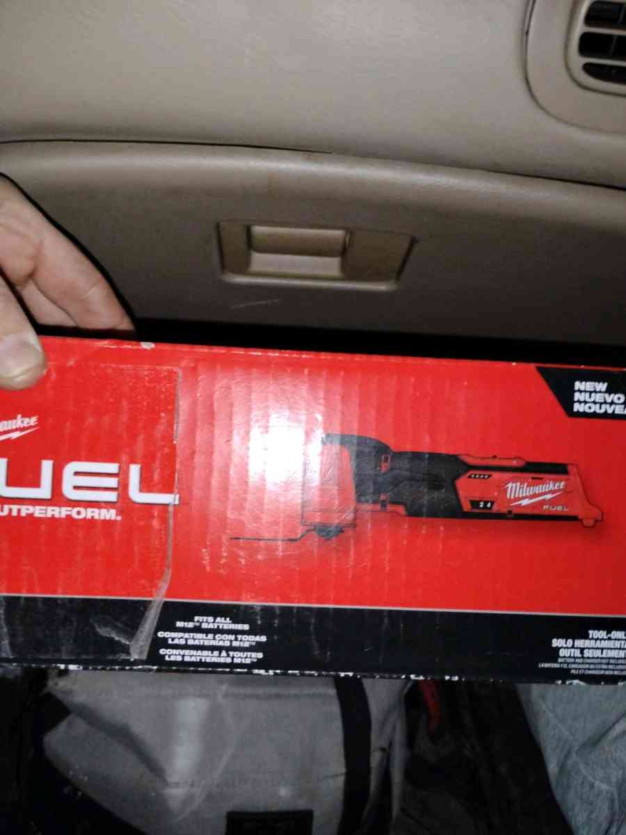 Milwaukee M12 Oscillating Multi tool