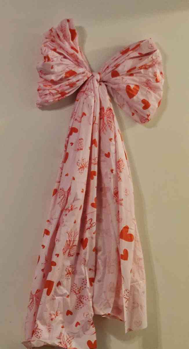 giant bows valentines themed