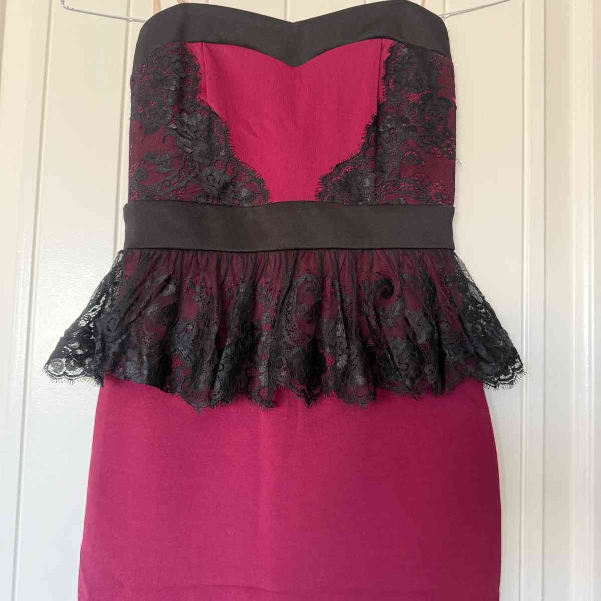 Elegant Strapless Burgundy Wine Red  Black Lace Peplum Cockt