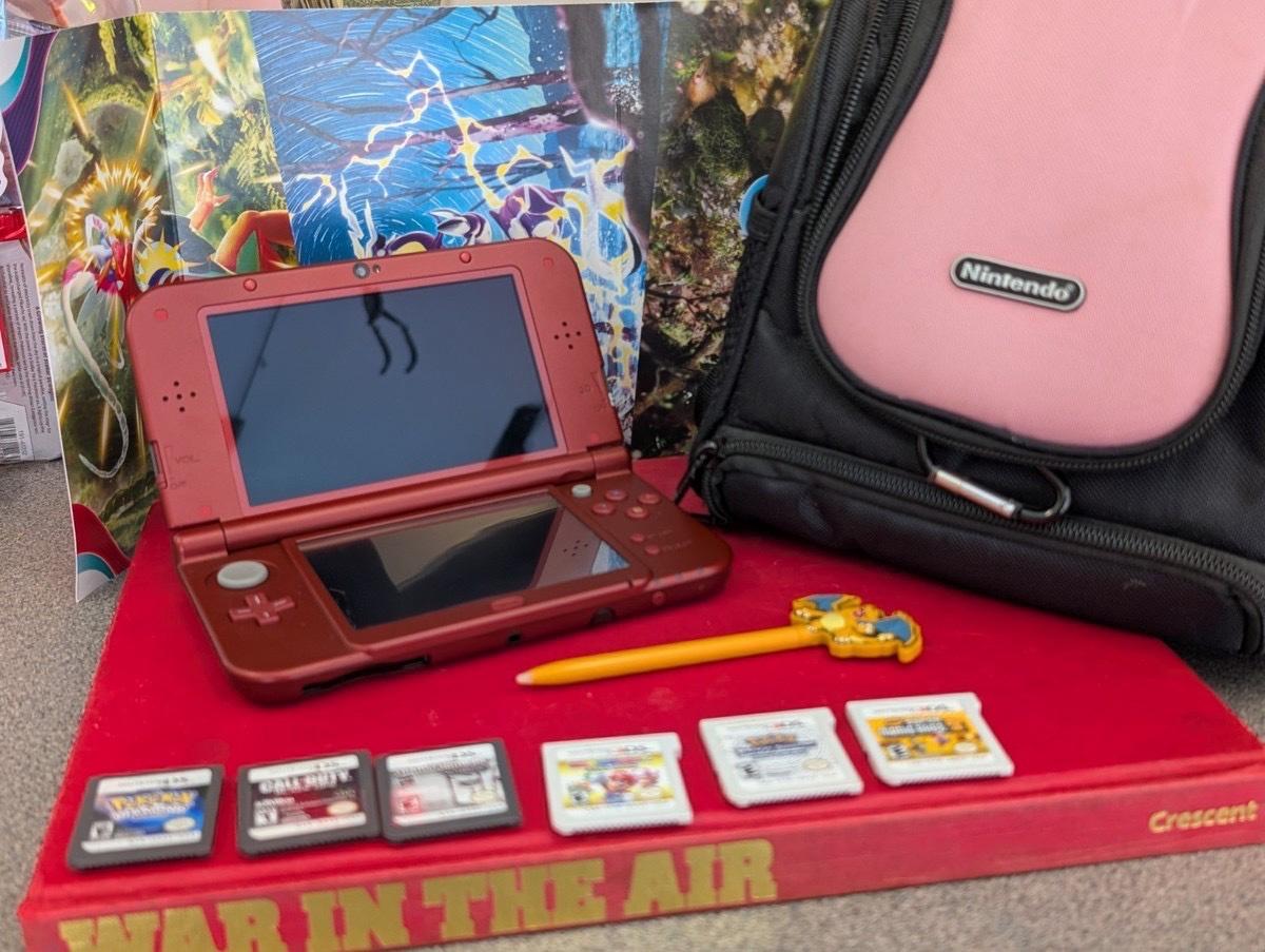 Nintendo 3DS Handheld ConsoleFlame Red Tested