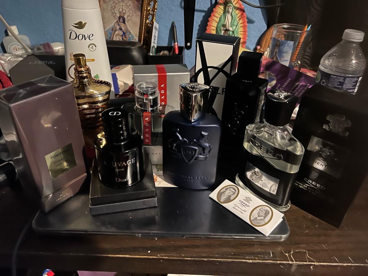 many colonges for men