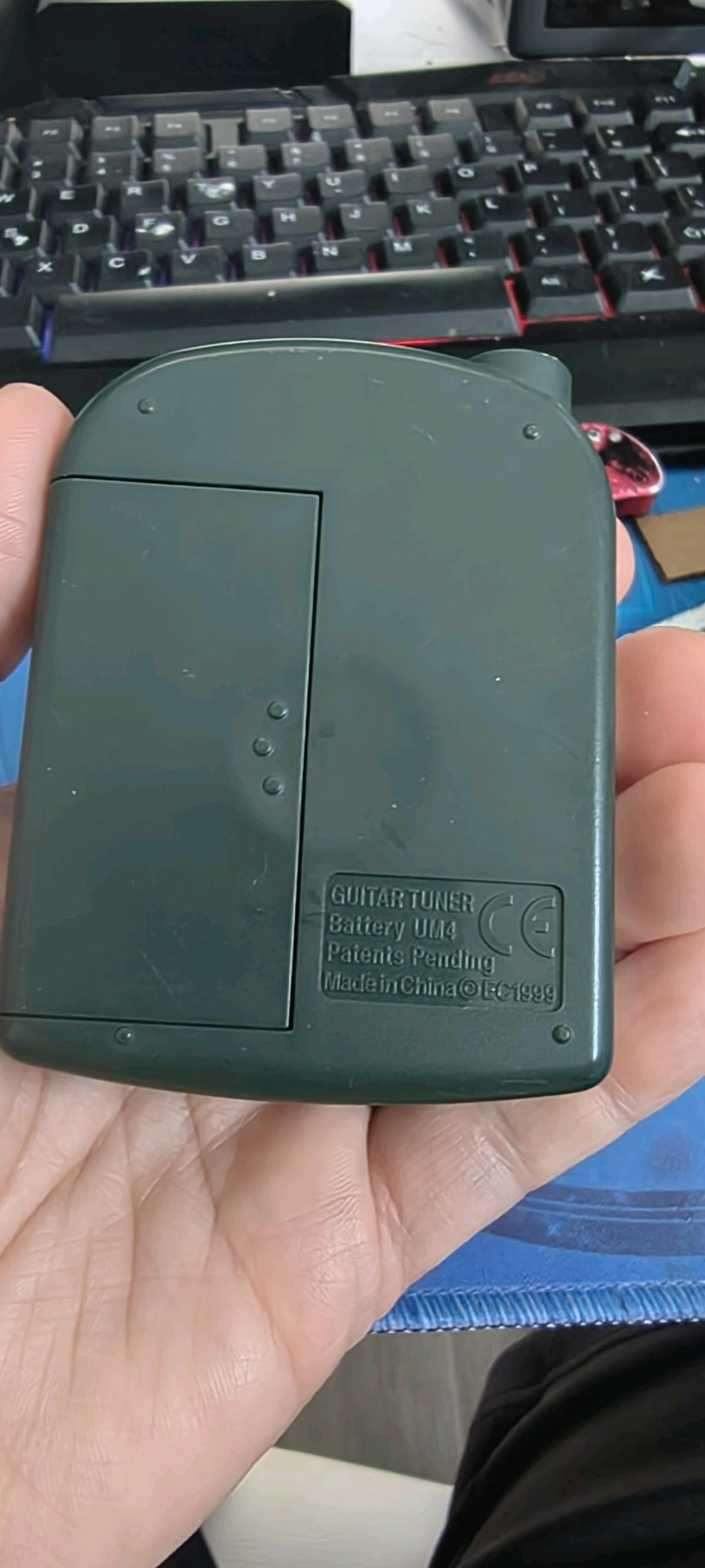 Guitar runner - Cromwell, Connecticut - FleaMarketBay