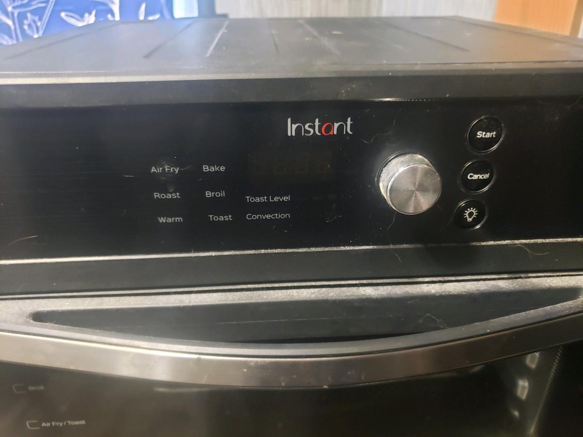 Instant Air Fryer Toaster Oven - Shelby, North Carolina - FleaMarketBay