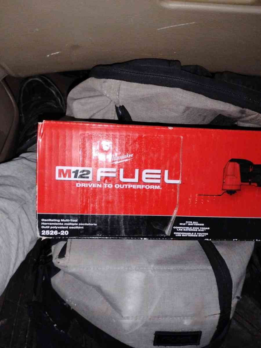 Milwaukee M12 Oscillating Multi tool