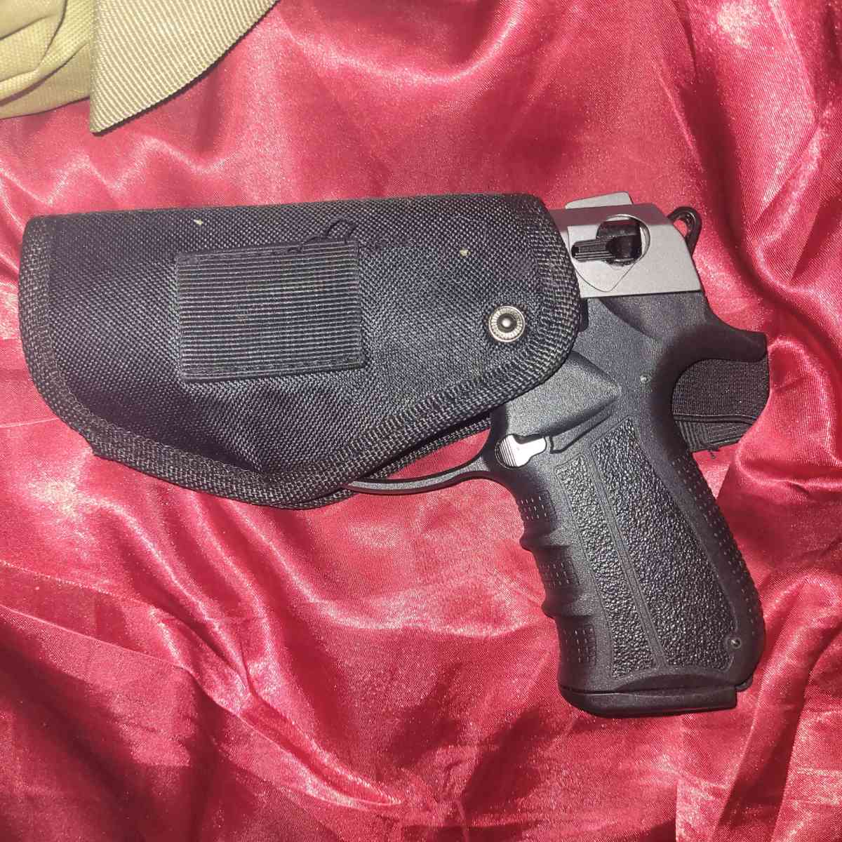 nine m m 17 and 1 blank gun - Lexington, Kentucky - FleaMarketBay