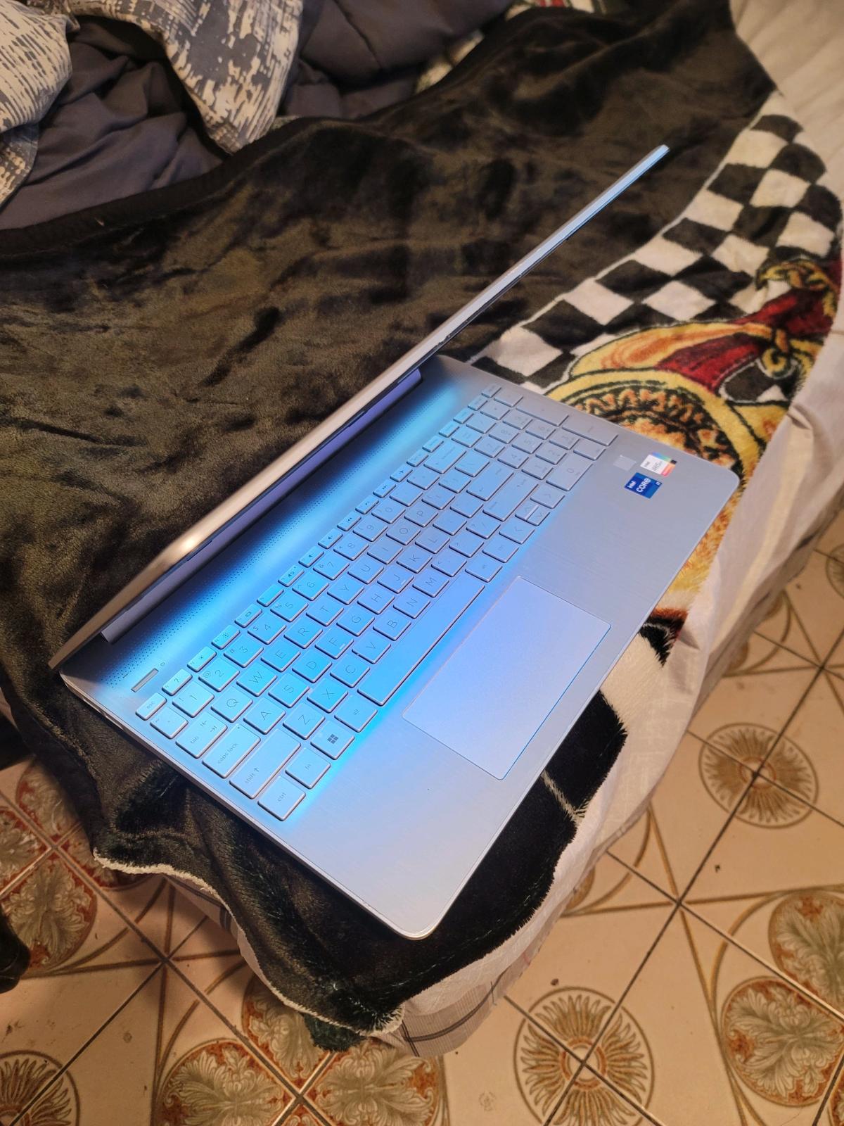 computer Core i7 Windows11 V25H2 Microsoft365 - Rosemead, California - FleaMarketBay