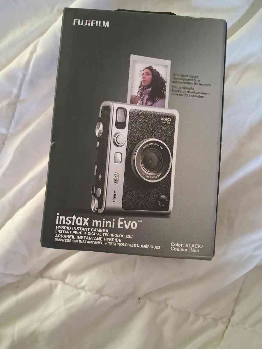 Instax Mini Evo - Hollister, California - FleaMarketBay