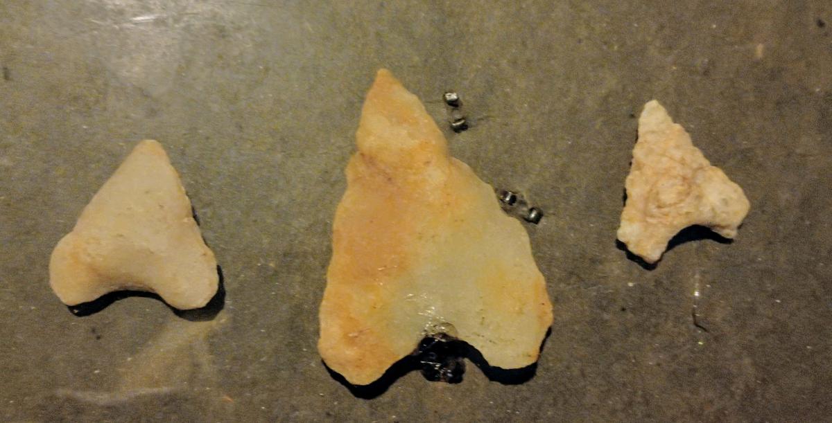 set of 3 arrow heads good condition - Elberton, Georgia