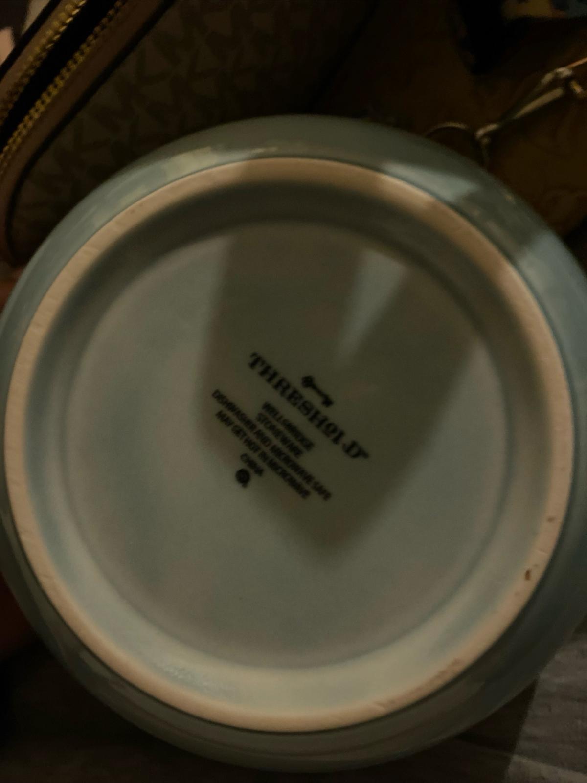 plates set - Cleveland, Ohio - FleaMarketBay