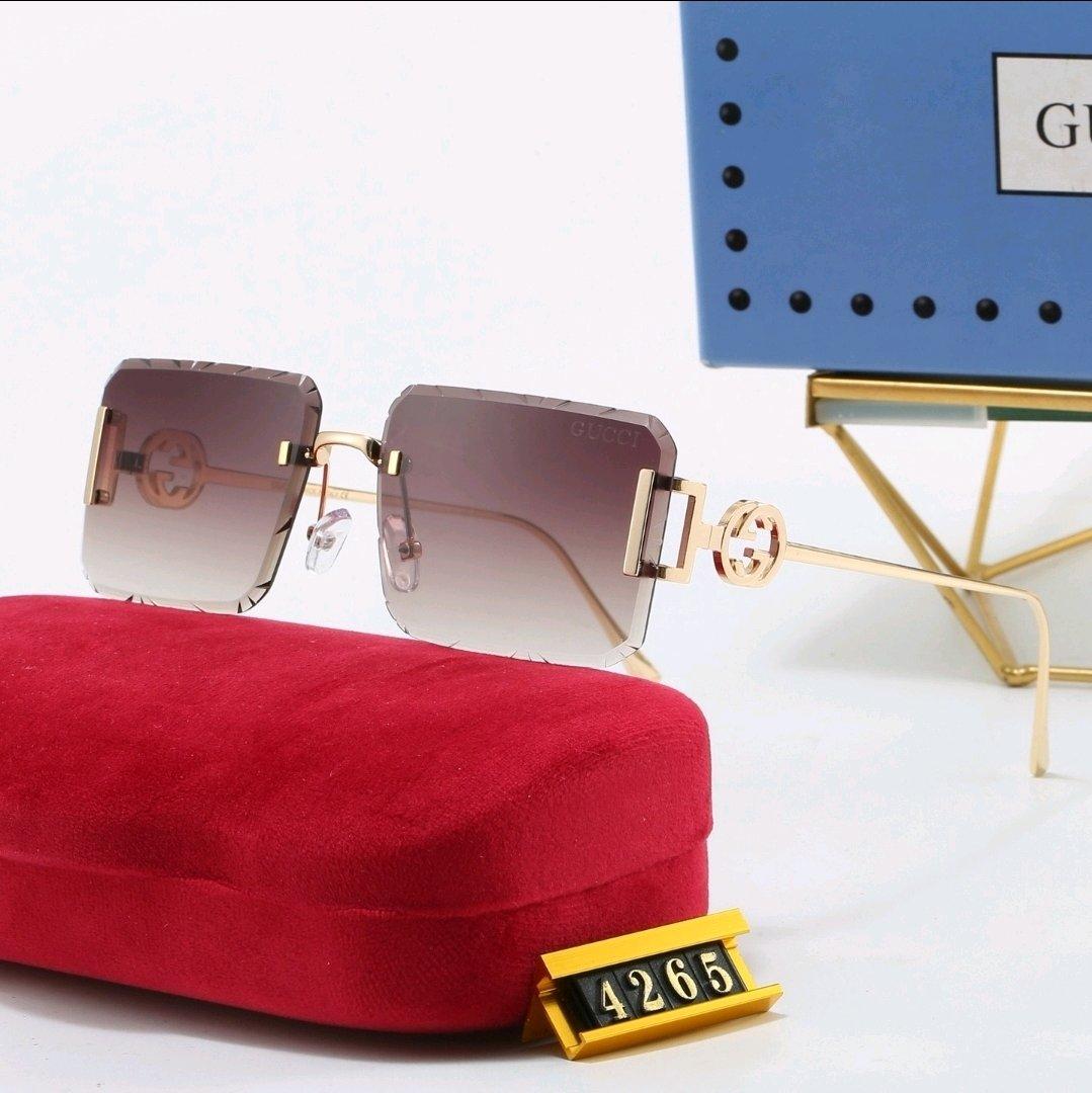 Woman Sunglasses - Norwalk, California - FleaMarketBay