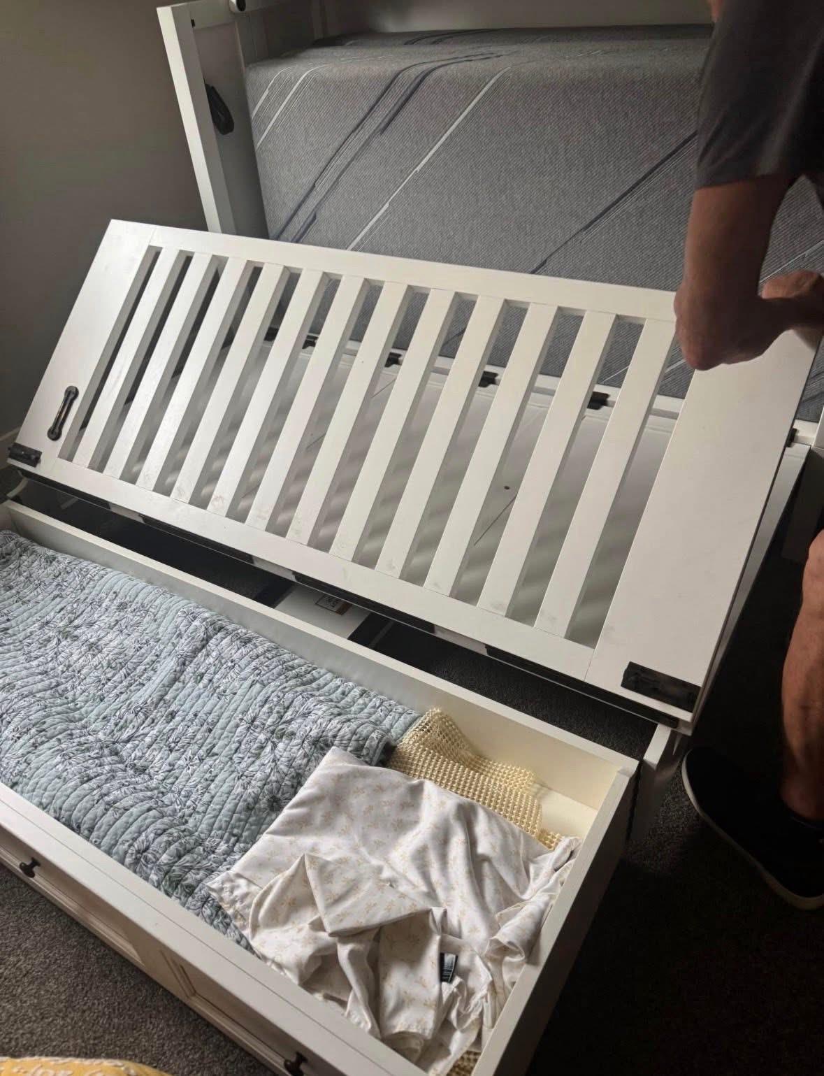 Murphy Bed - Dallas, Texas - FleaMarketBay