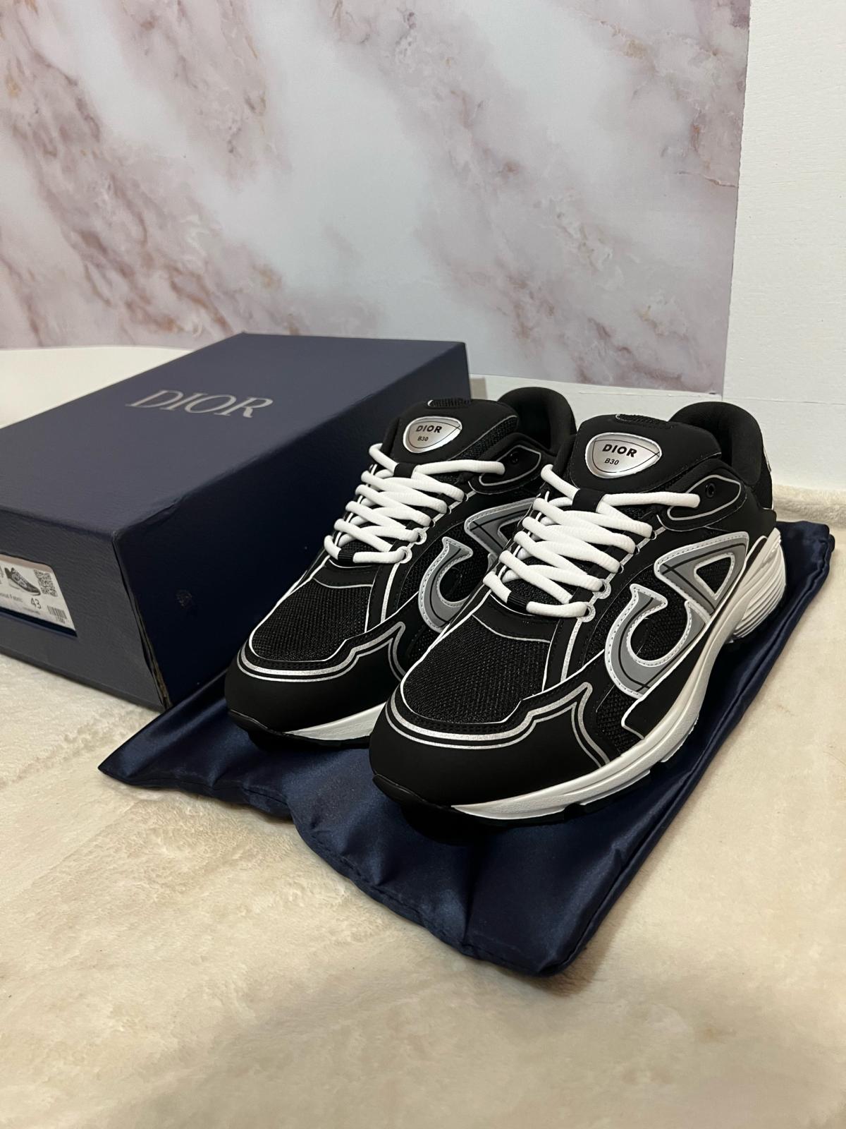 Dior b30 BRAND NEW size 10 - Woodbridge, Virginia - FleaMarketBay