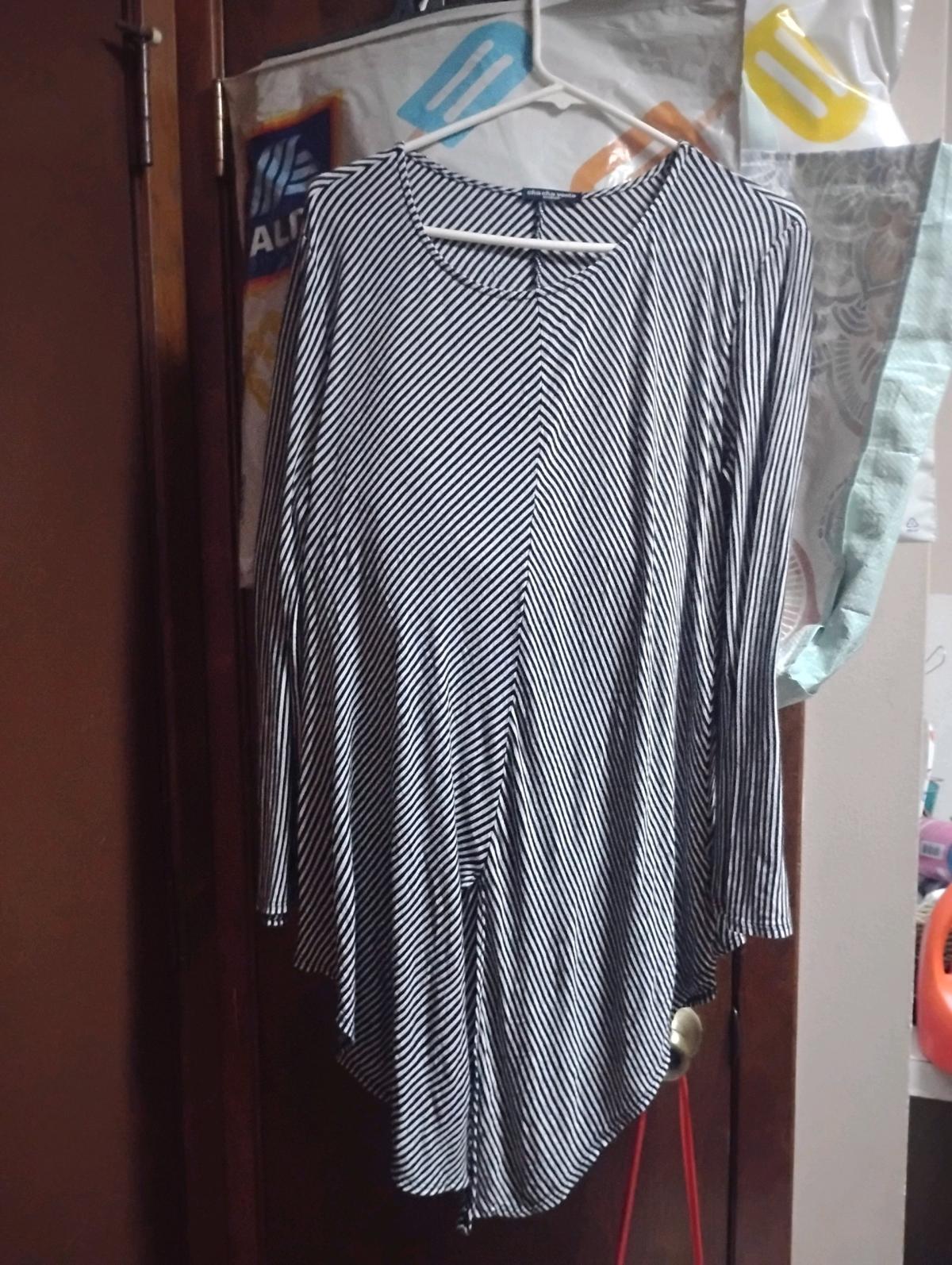 cha cha vento size Med - Searcy, Arkansas - FleaMarketBay