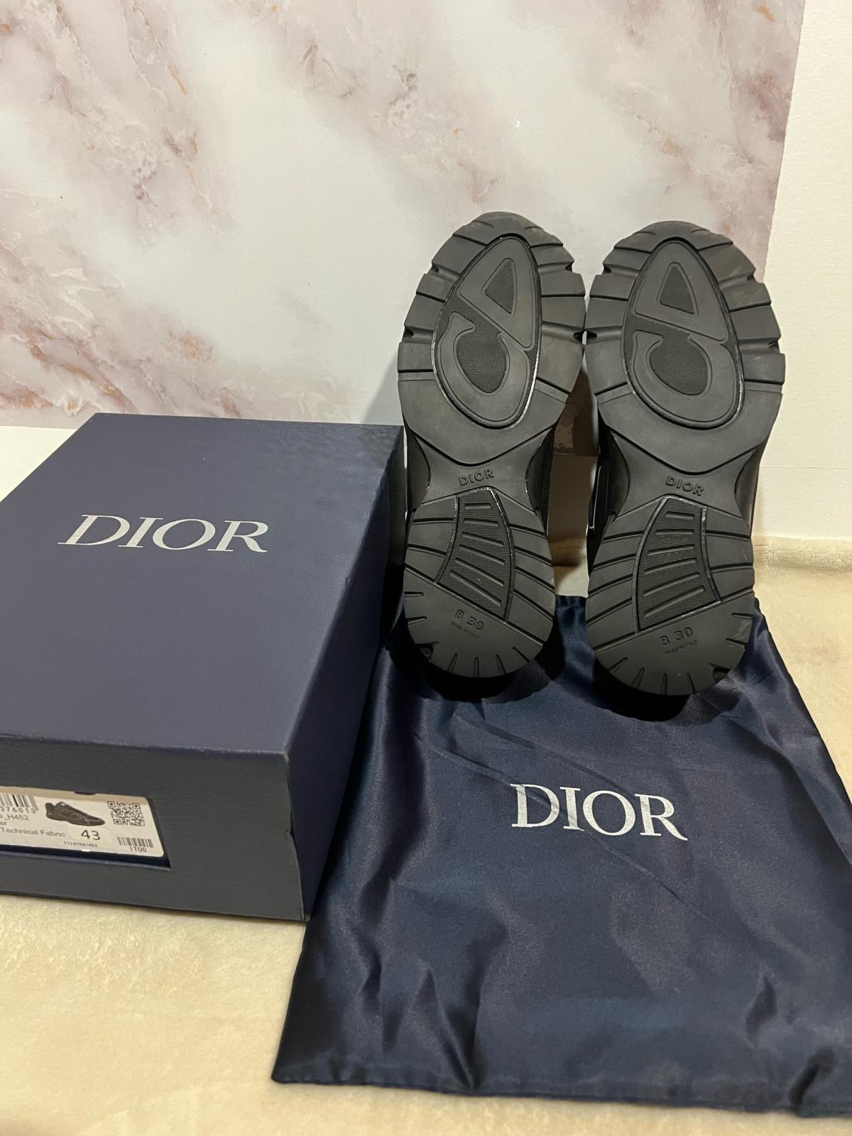 DIOR B30 black size 9 BRAND NEW - Woodbridge, Virginia - FleaMarketBay