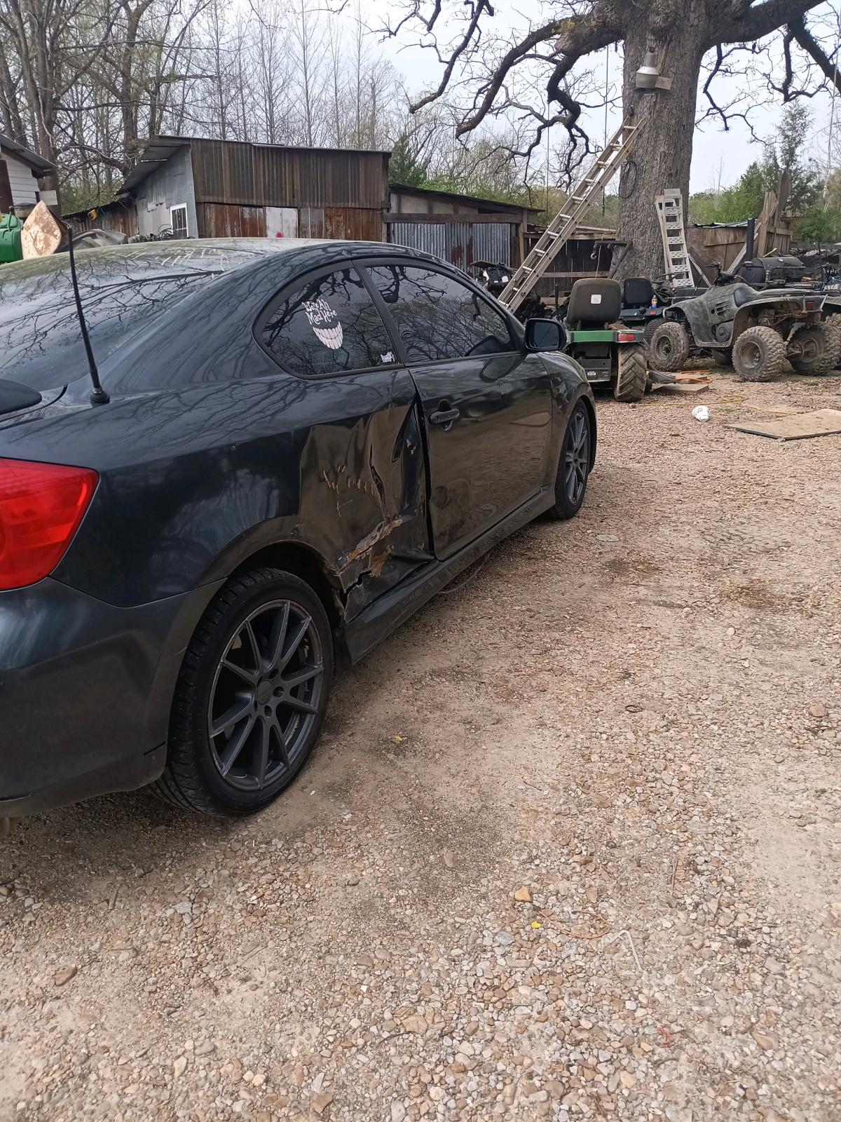 registration in hand toyota scion 2006 - Tupelo, Mississippi - FleaMarketBay