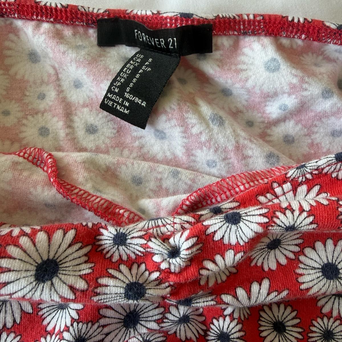 Y2K Daisy Dream Strapless Bandeau Top Red Floral Forever 21 - Los Angeles, California - FleaMarketBay