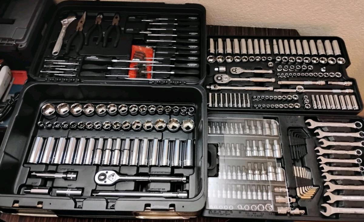 Pittsburgh black tool set