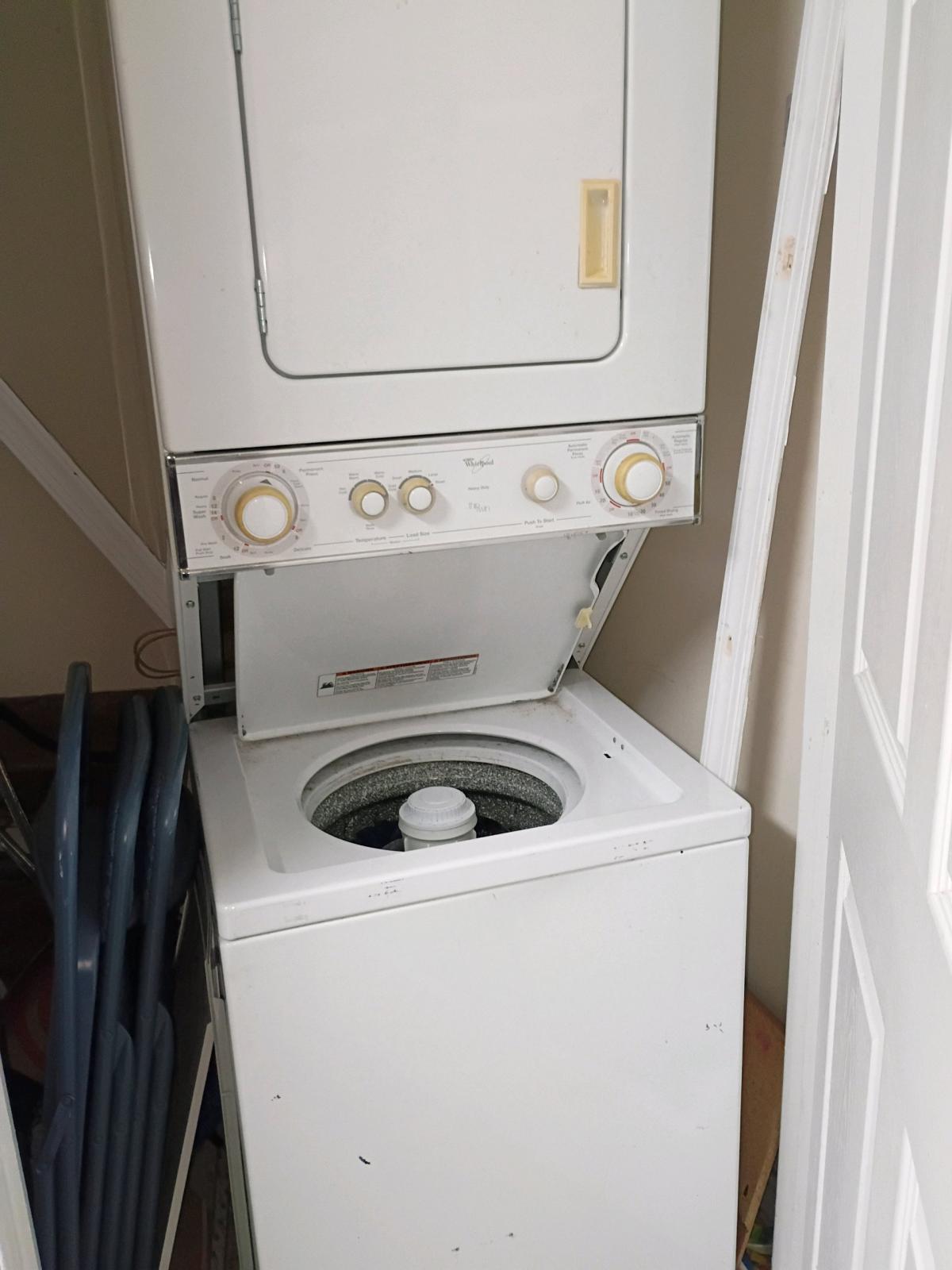 whirlpool stackable washer and dryer - New Windsor, Maryland